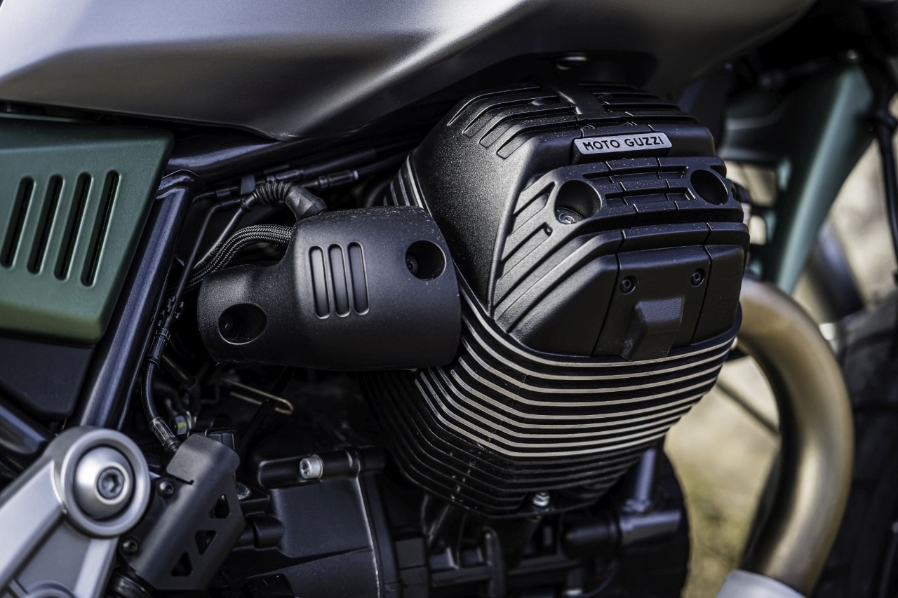 Moto Guzzi V85 TT VS Triumph Tiger 850 Sport: viaggia, guida, SOGNA